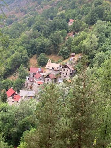 Rustikales Haus im Naturparadies Rustikales Haus im Naturparadies