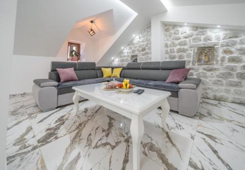 N&N, Risan (fotografie 9)