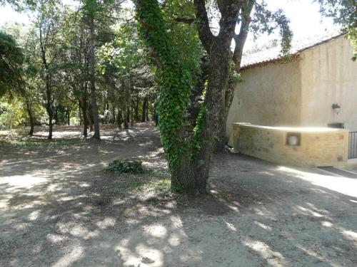 agréable mas au calme jusqu'à 11 pers. près d'Uzès