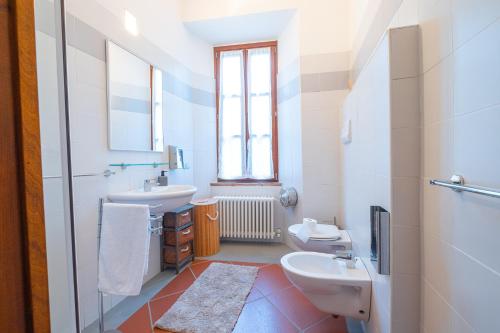 Zuhanyzó, Veleia Romana B&B in Lugagnano Val d' Arda