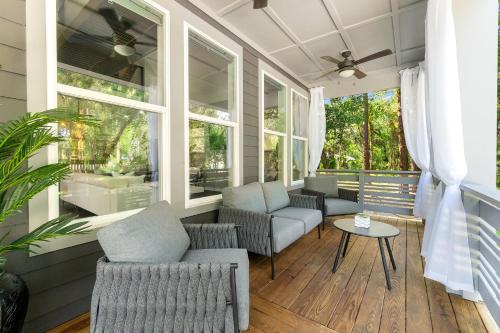 Secret Pool Cabana- Mins to Downtown and Beach in St. Augustine, USA