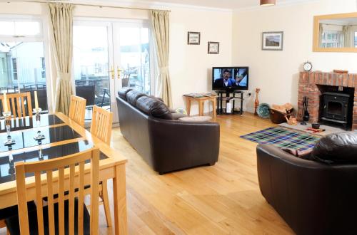 Jagatud salong / TV-ala, Stonewater House Vegan Bed and Breakfast in Lamlash