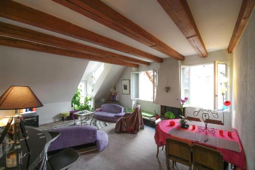Duplex de 100 m² aucoeur de la Vielle Ville d'Annecy pour 6 personnes - Location saisonnière - Annecy