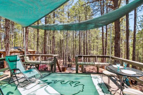 Tranquil Forest Lakes Retreat Yard, Deck and Gazebo