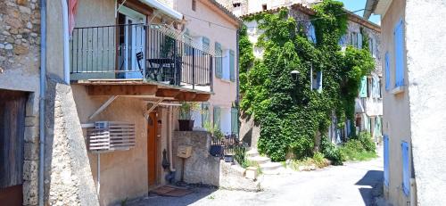 Maison de village en Provence - Location saisonnière - Puimoisson