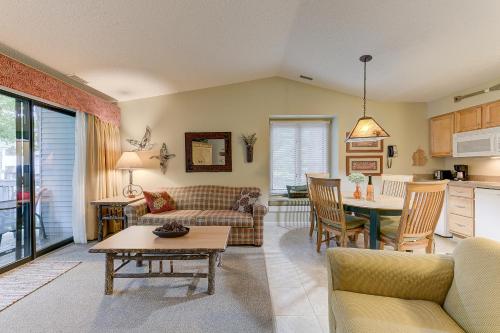 Cozy Country Lakeside Condo 5705 - Apartment - Traverse City