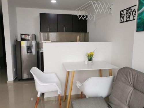Studio Apartment image 7
