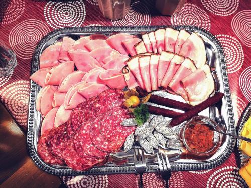 Eten en drinken, Penzion Zvoneček (Penzion Zvonecek) in Jetrichovice U Decina