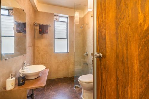 SaffronStays Amrapali - 3BD Farmstay with private pool in Nashik