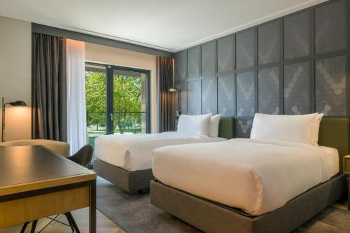 2 twin beds