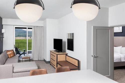 Sleeps 4
