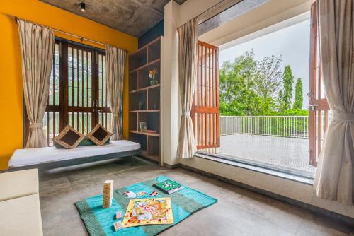 SaffronStays Amrapali - 3BD Farmstay with private pool in Nashik