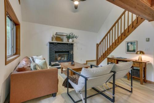 Lake Ariel Vacation Rental Screened Porch and Grill in Lake Ariel, USA