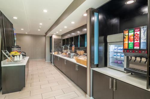 SpringHill Suites Dallas Central Expressway - image 9