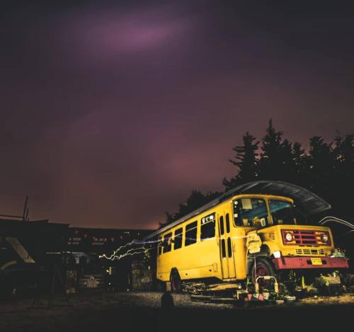 ¡Habitación en un Bus!