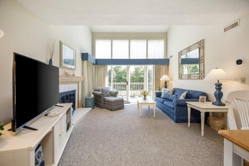 Joyful 2BDR with a Loft Retreat Condo at GTR 5551 in Traverse City, USA