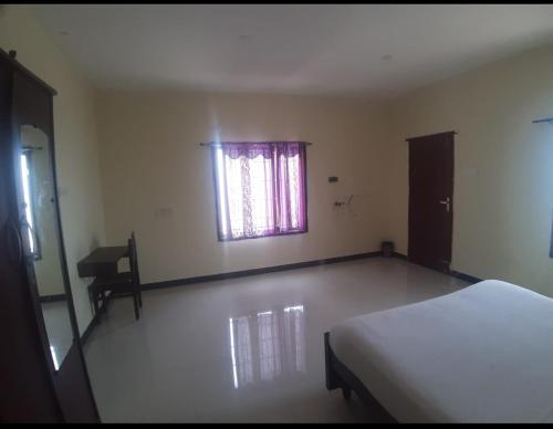 8 double beds, 3 twin beds