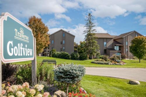 Beautiful 2BDR Loft Suite at Golf Course Condo 5549 detail