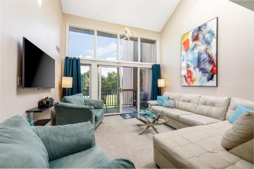 Beautiful 2BDR Loft Suite at Golf Course Condo 5549 detail