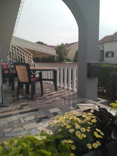 Apartments with a parking space Njivice Krk - 14932 - image 7