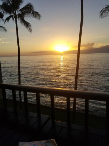 Noniluna 1 & 2 Rent Together - Sleeps 20 - image 3