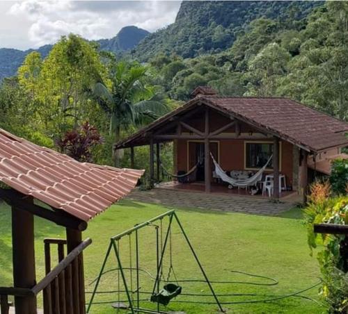 Casa com churrasqueira piscina privativa em São Pedro da Serra - Perto de Lumiar