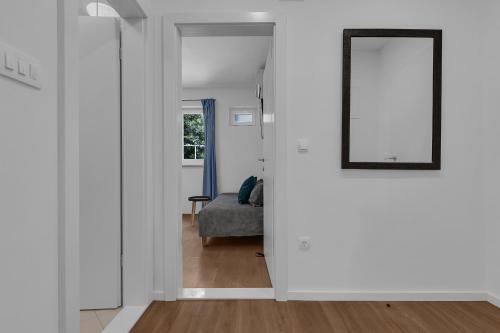 Apartments with parking space Makarska - 21544 - image 2