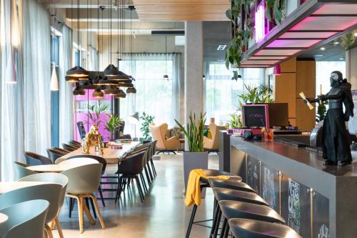 MOXY Frankfurt Airport - image 12
