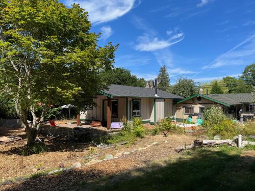 Kwalikum Kottage in Qualicum Beach, Canada