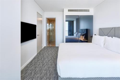 Meriton Suites George Street, Parramatta