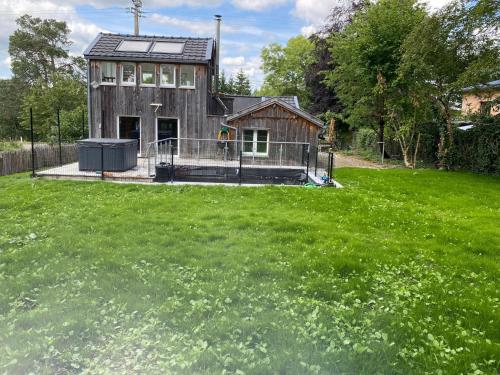 Spacious chalet in Jalhay with jacuzzi - Location, gîte - Jalhay
