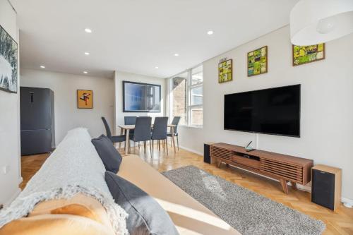 Delightful 1BR Sydney City Escape - image 6