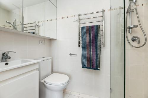 Delightful 1BR Sydney City Escape - image 12