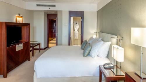 476842513 Crowne Plaza Porto by IHG