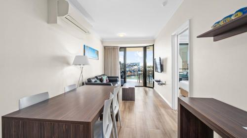 Sadržaji, Dolphin Quay Apartments. in Mandurah