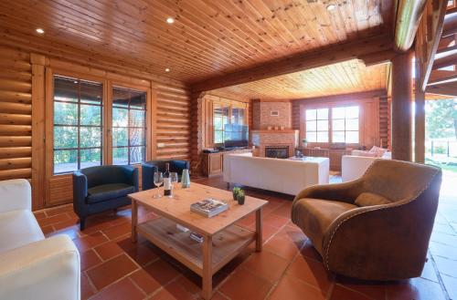 Beach & Golf Retreat w Amazing pool, By TimeCooler, Aroeira (photo 3)