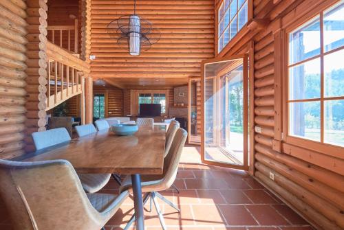Beach & Golf Retreat w Amazing pool, By TimeCooler, Aroeira (photo 4)