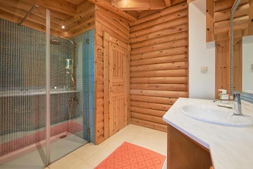Beach & Golf Retreat w Amazing pool, By TimeCooler, Aroeira (photo 10)