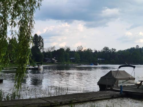 Chalet with great lake view, Gracefield (zdjęcie 8)