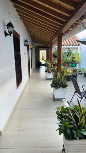 HOTEL PLAZA BOLIVAR MOMPOX ubicado en el centro histórico con parqueadero interno (HOTEL PLAZA BOLIVAR MOMPOX ubicado en el centro historico con parqueadero interno) in มองโปส