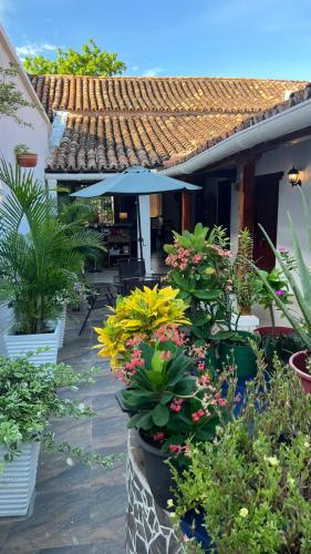 HOTEL PLAZA BOLIVAR MOMPOX ubicado en el centro histórico con parqueadero interno