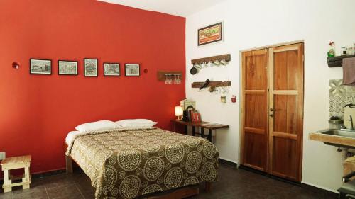 Habitacion Roja / Casa del Café, Campeche