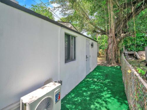 Elegant & Brand New Studio in Prime Location in Miami, USA