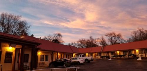 Mecca Motel – Colorado Springs, CO
