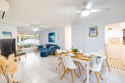 Sapphire Sands 1 52 Boulder Bay Rd air con Wi Fi Cot and Highchair