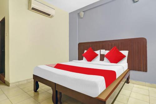 OYO Flagship HRR Hotels Near Paradise circle