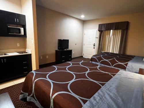 2 queen beds