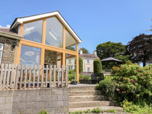 B&B Llanycrwys - Llety'r Wennol - Bed and Breakfast Llanycrwys