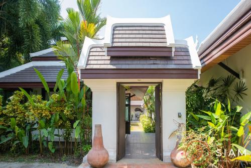 Villa BangKao 3Br Pool & Walk to Beach