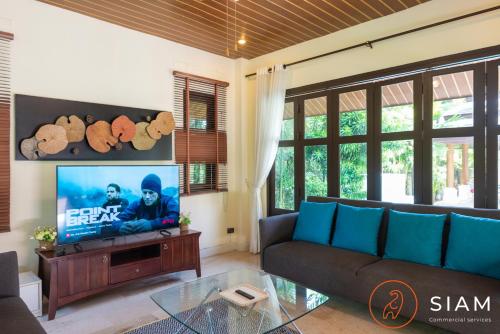 Villa BangKao 3Br Pool & Walk to Beach